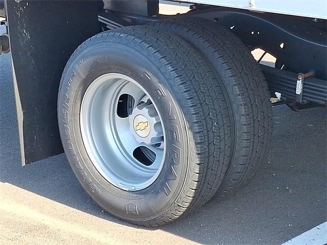 2025 Chevrolet Express Cutaway 3500 Base