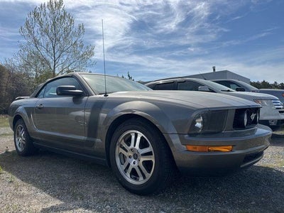 2005 Ford Mustang Deluxe