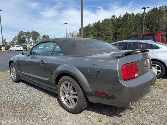2005 Ford Mustang Deluxe