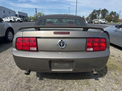 2005 Ford Mustang Deluxe
