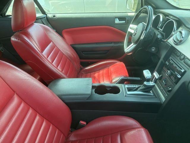 2005 Ford Mustang Deluxe