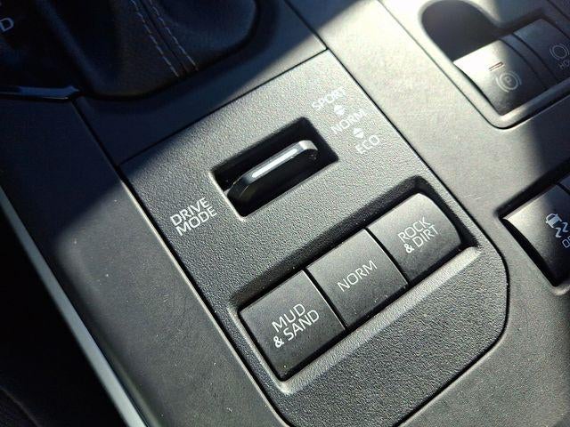 2022 TOYOTA TRUCK HIGHLANDER LE