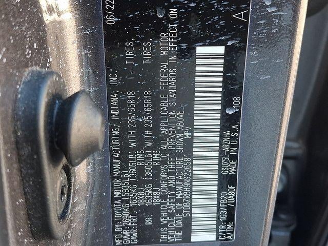 2022 TOYOTA TRUCK HIGHLANDER LE