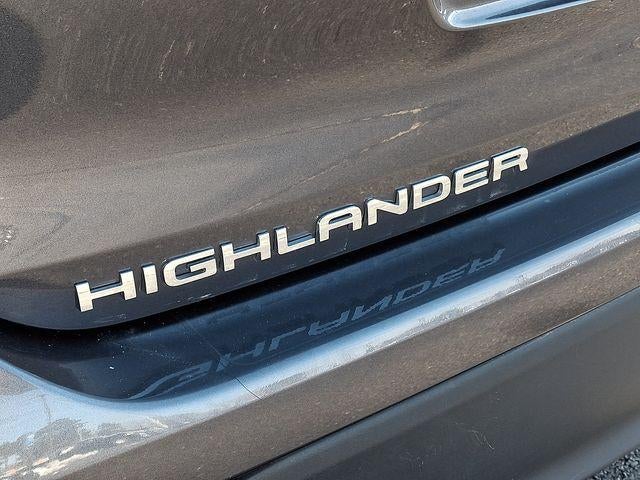 2022 TOYOTA TRUCK HIGHLANDER LE