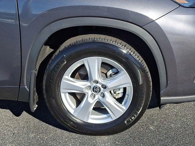 2022 TOYOTA TRUCK HIGHLANDER LE