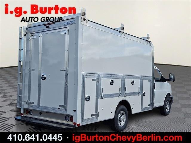 2025 Chevrolet Express Cutaway 3500 Base