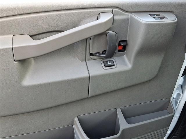 2025 Chevrolet Express Cutaway 3500 Base