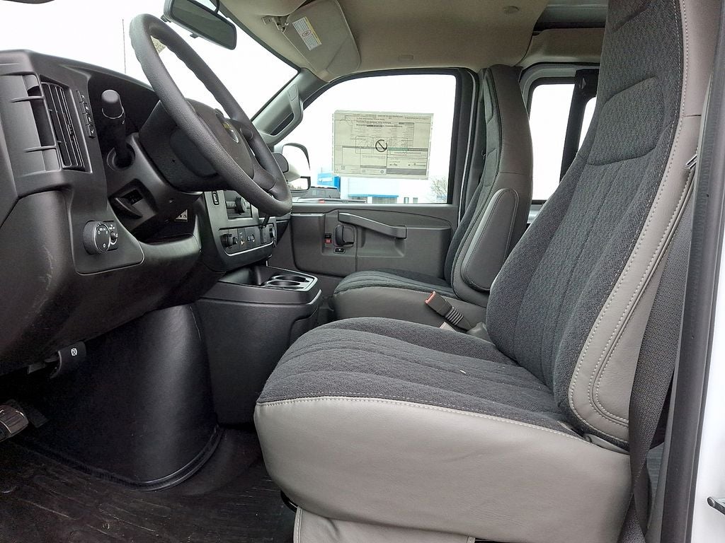 2025 Chevrolet Express 2500 Work Van Cargo