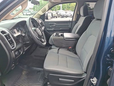 2020 RAM 1500 Big Horn Crew Cab 4x4 5'7" Box
